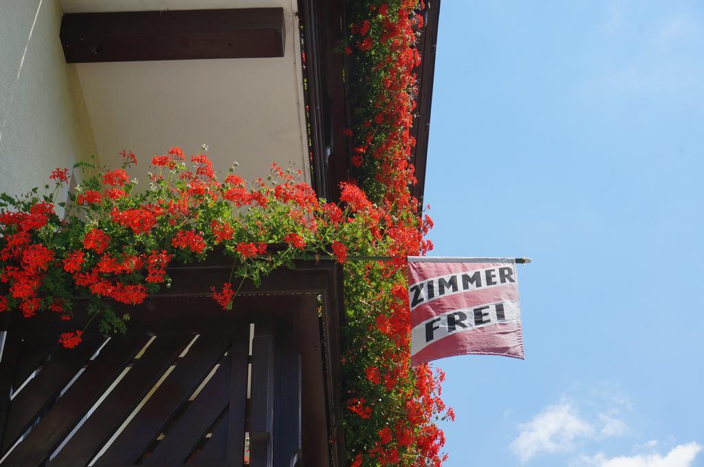 Haus Peter Bed & Breakfast Latschach ober dem Faakersee Bilik gambar